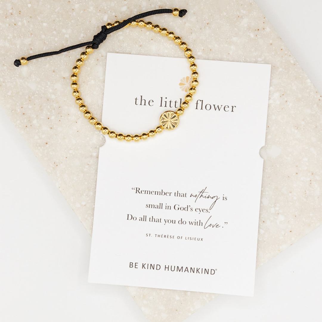 The Little Flower Bracelet with card in gold