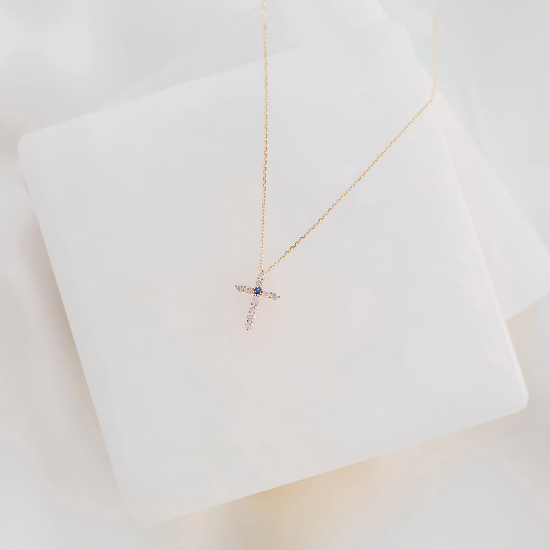 Heart of Mary Diamond and Sapphire Necklace yellow gold
