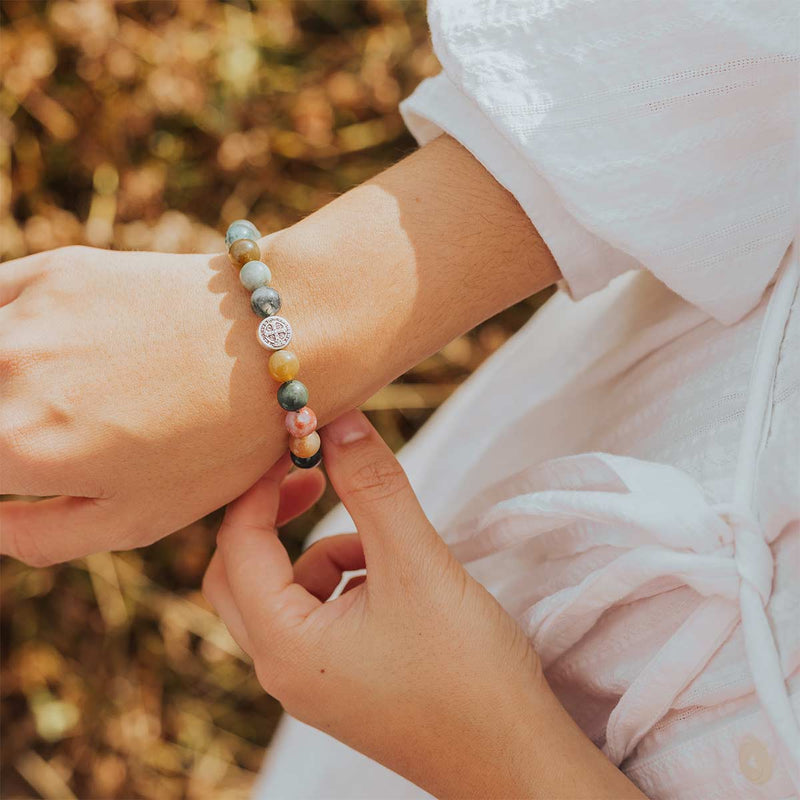 Buy White Agate Bracelet, Stretch Crystal Bracelet, Natural Stone Beaded  Bracelet, 6mm, 8mm, 10mm, Gift for Mom, 7'' Online in India - Etsy